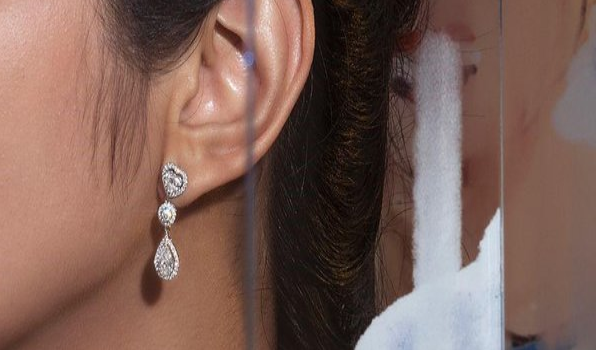 Koleksi Anting Fashion Wanita Mewah dari MONDIAL